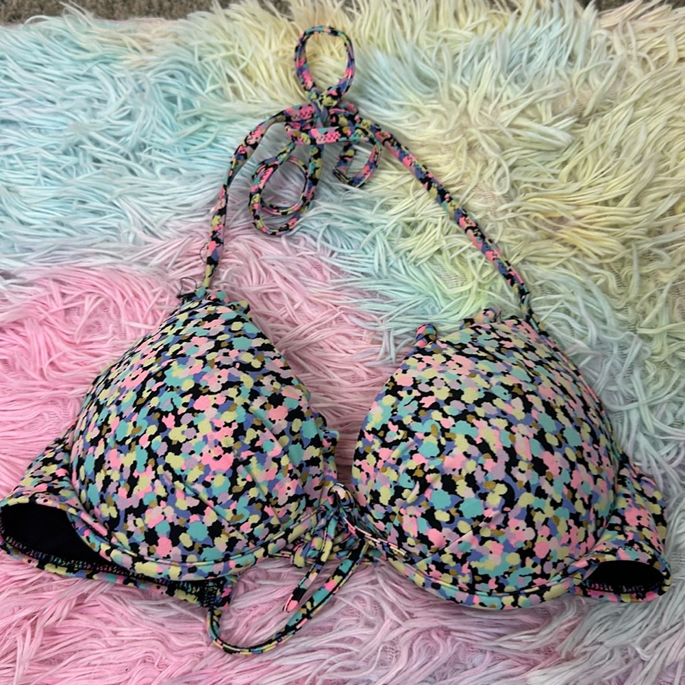 Victoria’s Secret Splatter Lined Underwire Bikini Top